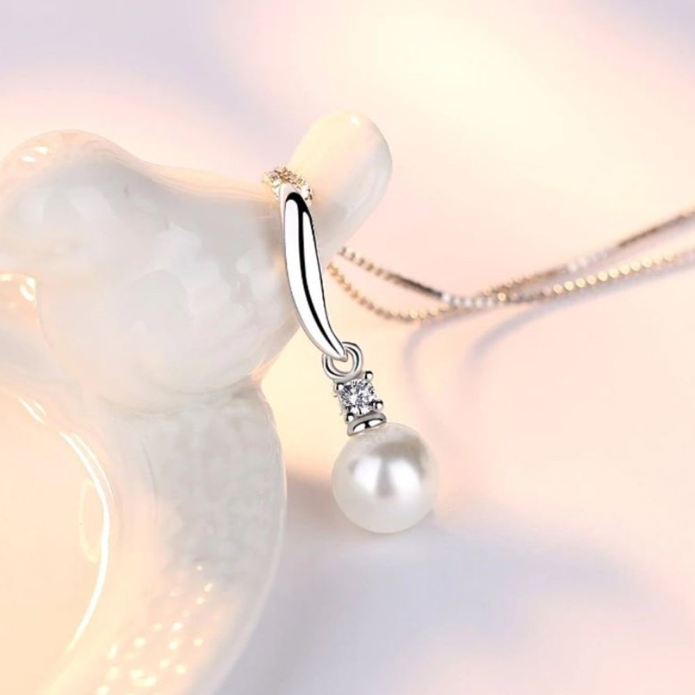 925 Sterling Silver White Pearl Pendant Necklace